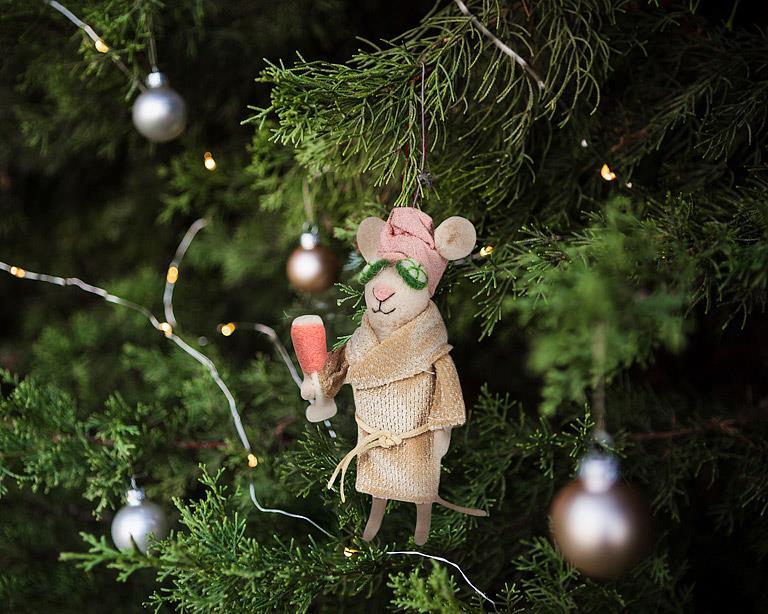 Spa Mouse with Cucumbers Ornament