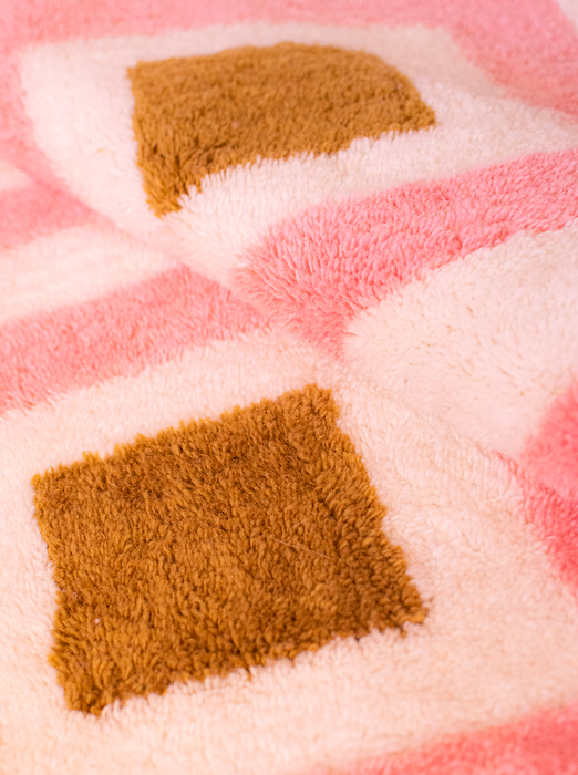 Neapolitan Ice-Cream / Hand-Tufted Wool Rug - 2’2"x3′2"